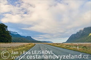 Novy-Zeland-Fiordland-Milford-Road.jpg
