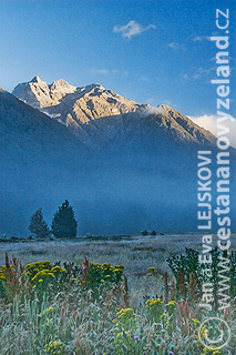 Novy-Zeland-Fiordland-Milford-Sound-Naro