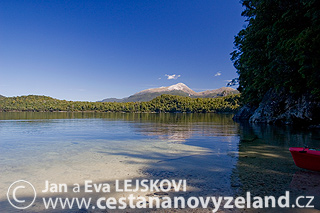 Novy-Zeland-Manapouri-jezero-Manapouri.j