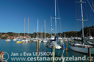 Novy-Zeland-Tutukaka-pristav-v-Tutukaka.