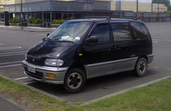 Nissan%20Serena%20FX.jpg